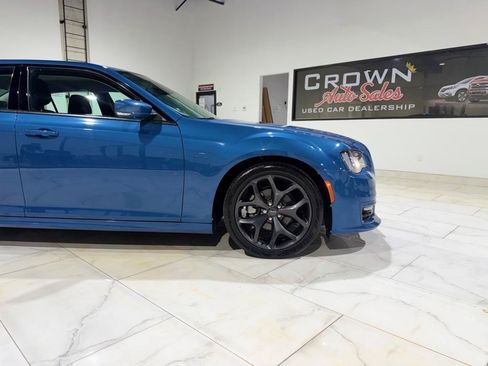Used 2021 Chrysler 300 Touring L RWD image 6