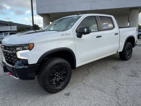 Used 2023 Chevrolet Silverado 1500 ZR2 w/ Technology Package image 4