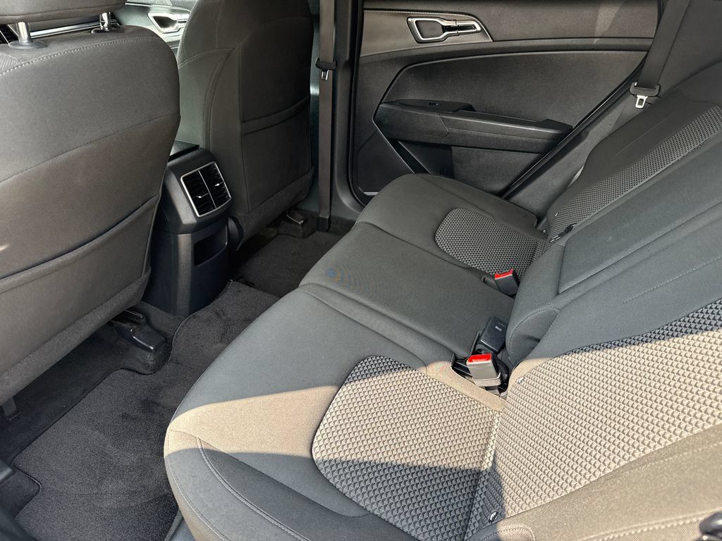 Used 2024 Kia Sportage LX FWD image 16