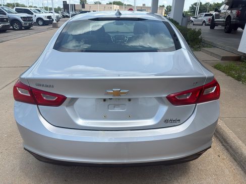 Used 2018 Chevrolet Malibu LT FWD image 7