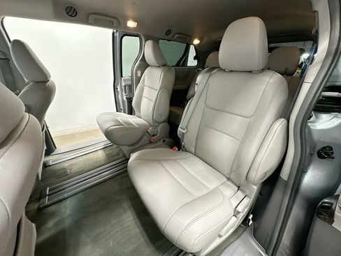 Used 2017 Toyota Sienna XLE Premium FWD image 20