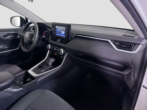 Used 2021 Toyota RAV4 XLE image 30