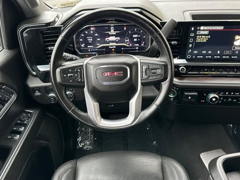 Certified 2025 GMC Sierra 1500 SLT image 17