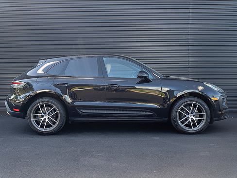 Certified 2026 Porsche Macan AWD/4WD image 28