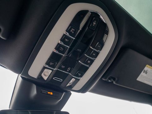 New 2026 Porsche Macan image 22