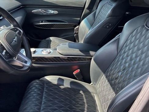 Used 2023 Genesis GV70 3.5T Sport w/ Sport Prestige Package image 9