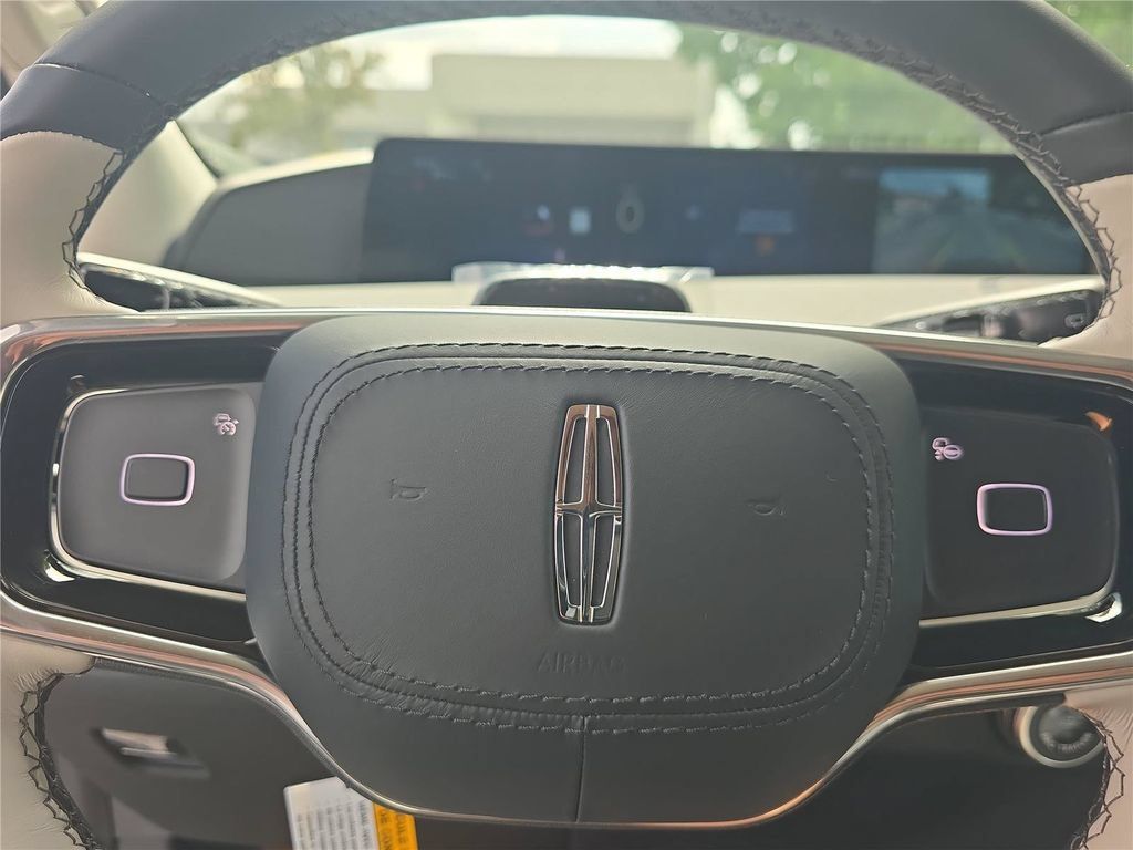 New 2026 Lincoln Navigator Premiere AWD/4WD image 26