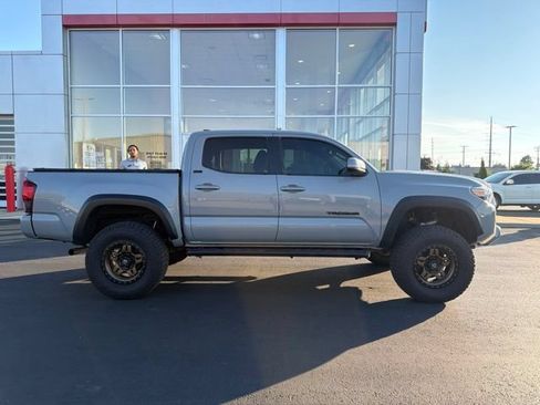 Used 2021 Toyota Tacoma SR5 w/ Trail Edition AWD/4WD image 8
