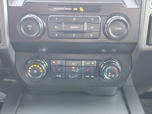 Used 2019 Ford F150 XLT w/ Equipment Group 302A Luxury AWD/4WD image 19