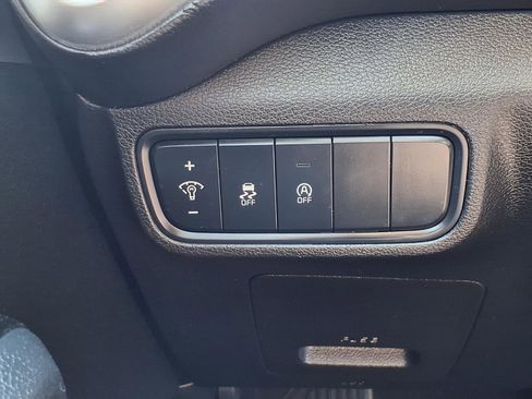 Used 2023 Kia Soul LX w/ Option Group 015 FWD image 9