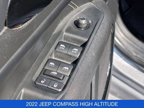 Used 2022 Jeep Compass High Altitude AWD/4WD image 12