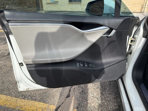 Used 2015 Tesla Model S 70 RWD image 27