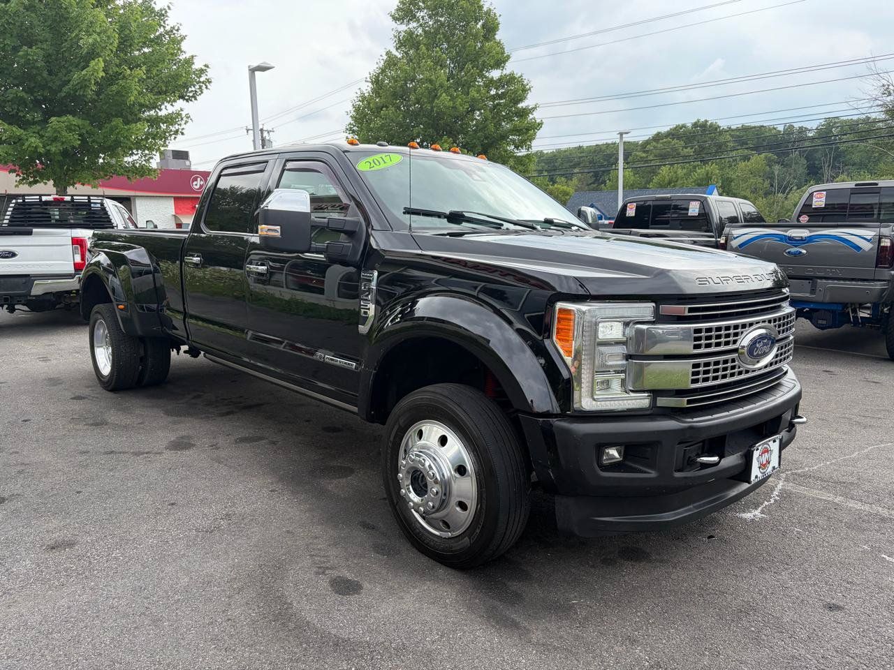 Used 2017 Ford F450 Platinum w/ Platinum Ultimate Package AWD/4WD image 4
