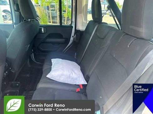 Used 2018 Jeep Wrangler Unlimited Sahara AWD/4WD image 12