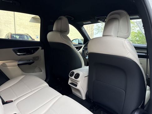 New 2025 Mercedes-Benz GLC 350e 4MATIC image 18