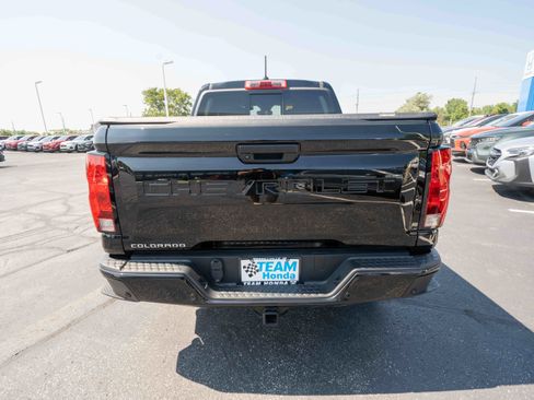 Used 2024 Chevrolet Colorado W/T w/ Safety Package AWD/4WD image 5