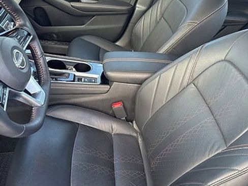 Used 2023 Nissan Altima 2.0 SR image 9