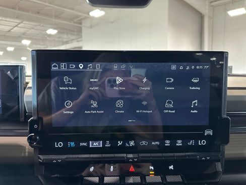 Used 2026 GMC Hummer EV SUV AWD/4WD image 28