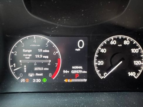 Used 2025 Honda Pilot TrailSport image 12