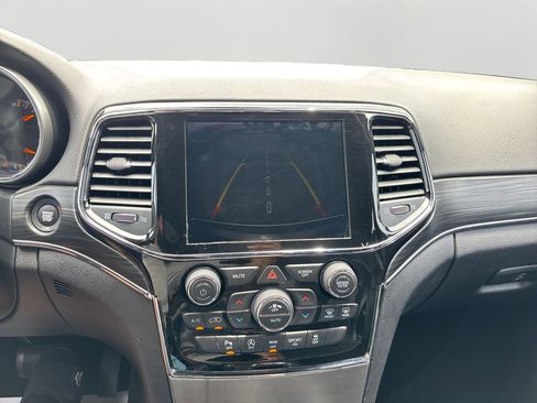 Used 2019 Jeep Grand Cherokee Limited w/ Luxury Group II RWD image 26