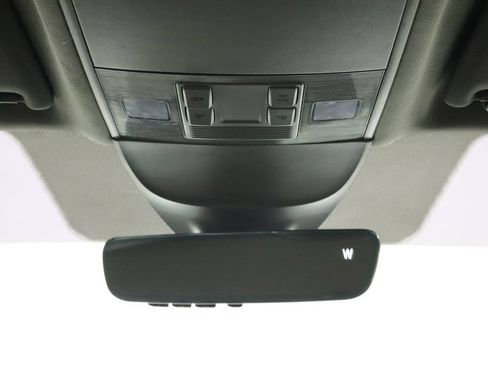 Used 2023 Volkswagen Taos SE FWD image 25