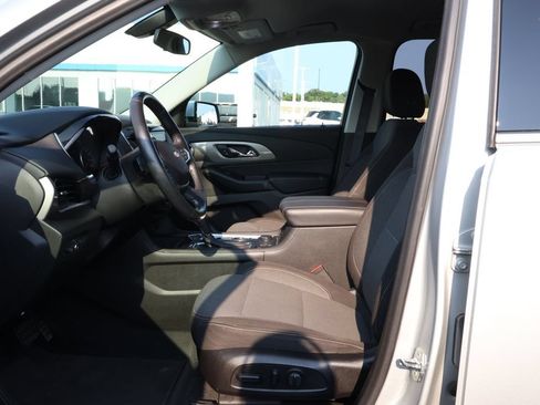 Used 2019 Chevrolet Traverse LT FWD image 10