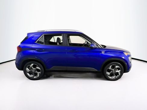 Used 2023 Hyundai Venue Limited w/ Cargo Package FWD image 4