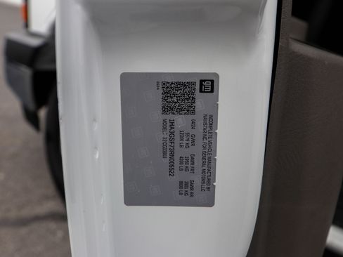 Used 2024 Chevrolet Express 3500 w/ Power Convenience Package image 28