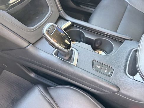 Used 2019 Cadillac XT5 Premium Luxury FWD image 5