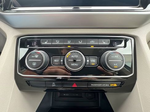 Certified 2022 Volkswagen Atlas SE w/ Panoramic Sunroof Package image 18