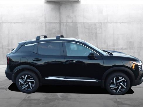 New 2026 Nissan Kicks SV w/ SV Premium Package image 5