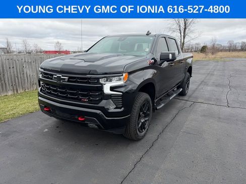 Used 2022 Chevrolet Silverado 1500 LT Trail Boss w/ LT Trail Boss Premium Package AWD/4WD image 1
