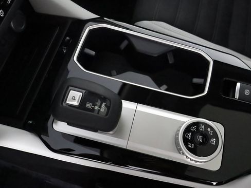 New 2025 Mitsubishi Outlander SE image 50