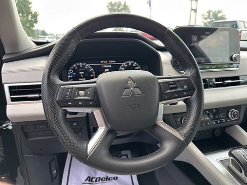 Used 2023 Mitsubishi Outlander SEL image 35