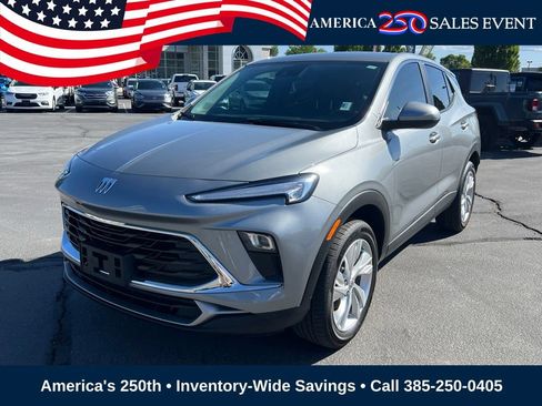 Used 2025 Buick Encore GX Preferred w/ Comfort Package AWD/4WD image 2