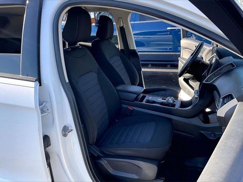 Used 2023 Ford Edge SE w/ Black Appearance Package image 6