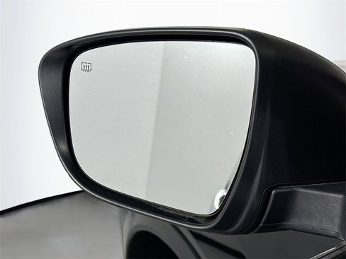 Used 2020 Nissan Rogue SV w/ Premium Package image 21