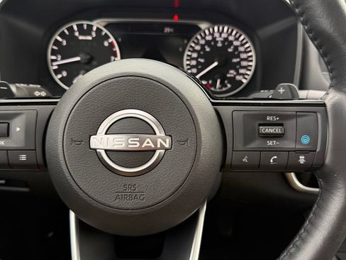 Used 2023 Nissan Rogue SL AWD/4WD image 16