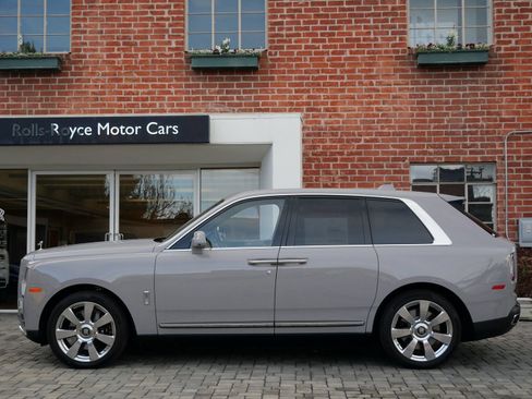 Certified 2024 Rolls-Royce Cullinan AWD/4WD image 3
