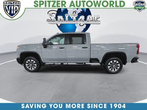 Used 2024 Chevrolet Silverado 2500 Custom w/ Custom Value Package image 5