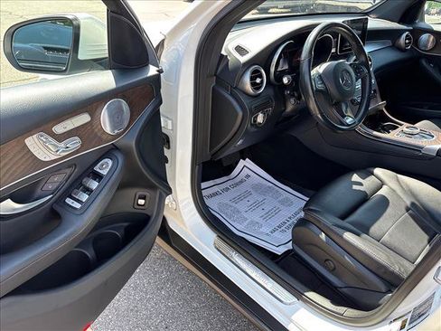Used 2019 Mercedes-Benz GLC 300 4MATIC image 11
