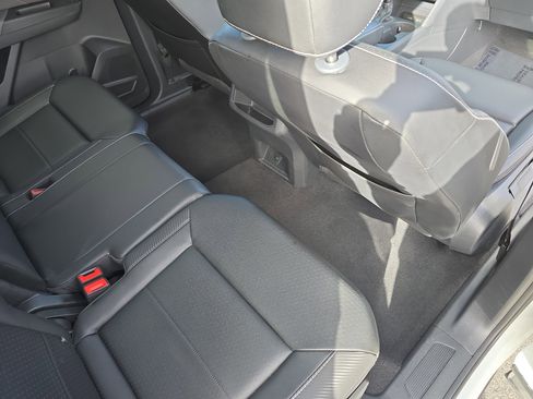 Used 2023 Volkswagen Atlas Cross Sport SE image 11