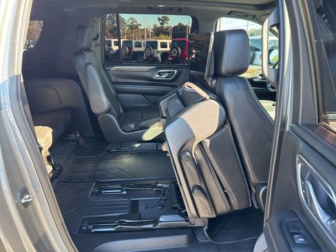 Used 2021 Chevrolet Suburban High Country w/ Premium Package RWD image 22