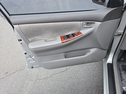 Used 2003 Toyota Corolla LE image 26
