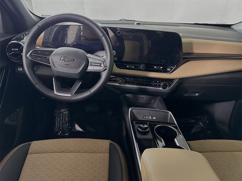 New 2026 Chevrolet Equinox ACTIV w/ Convenience Package III image 2