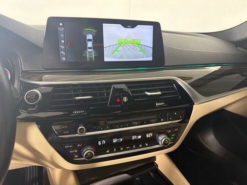 Used 2018 BMW 530i w/ Premium Package RWD image 18
