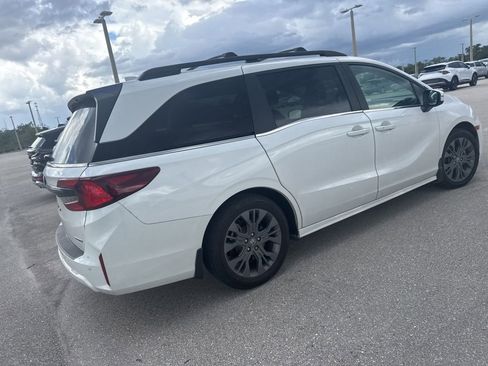 Used 2025 Honda Odyssey Touring image 4