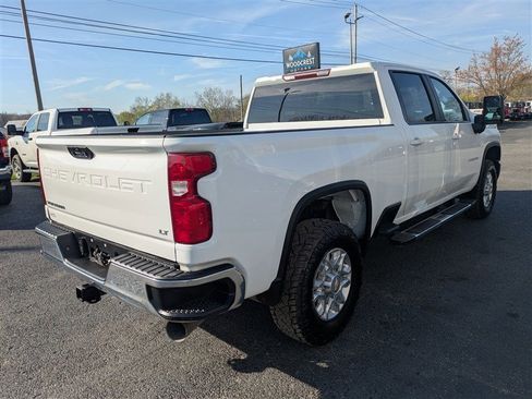 Used 2024 Chevrolet Silverado 2500 LT AWD/4WD image 6