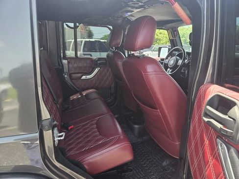 Used 2014 Jeep Wrangler Unlimited Sahara w/ Max Tow Package AWD/4WD image 14