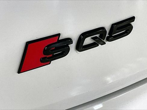 Used 2024 Audi SQ5 Premium Plus w/ Premium Plus Package image 31